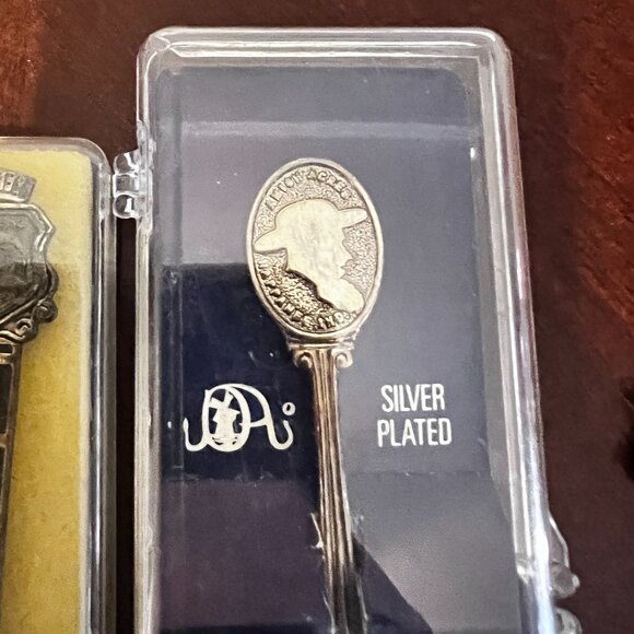 Set Of 7 Collectible Silver Plated Souvenir Spoons With Various Designs - Picture 4 of 9